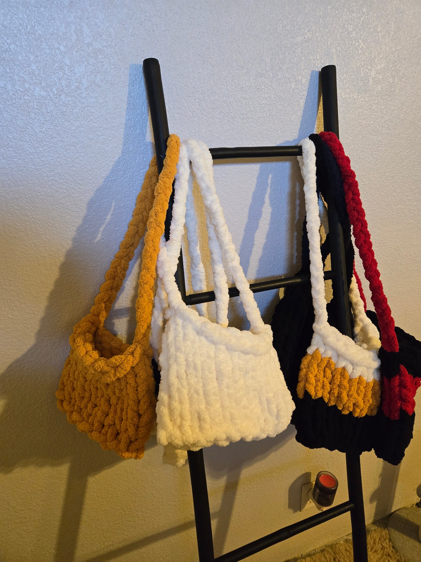 Puffin Puff Chunky Knit Purse